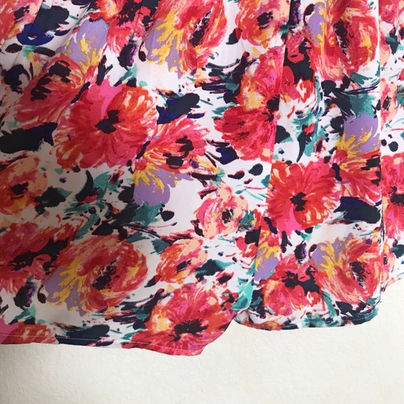 BNWT Floral Cold Shoulder Romper - Large - Picture 4 of 6
